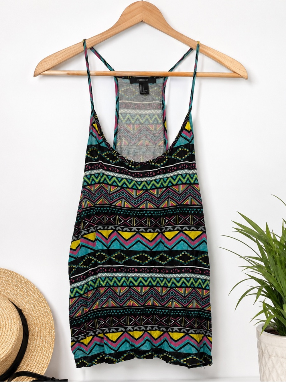 💕Forever 21 Colorful Aztec Print Racerback Tank Top Size Large